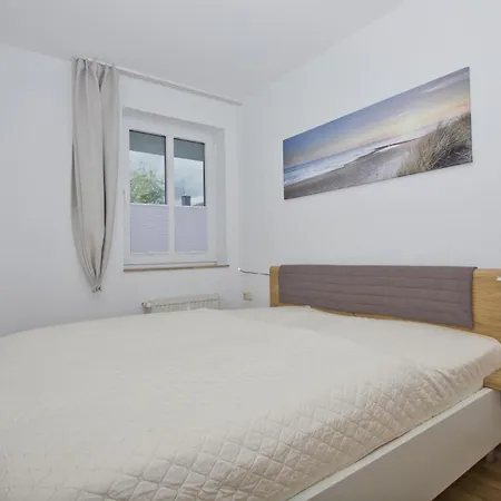 Karola 15 Mit Gratis Nutzung Vom Ahoi Erlebnisbad Und Sauna In Sellin Appartement Goehren (Ruegen)