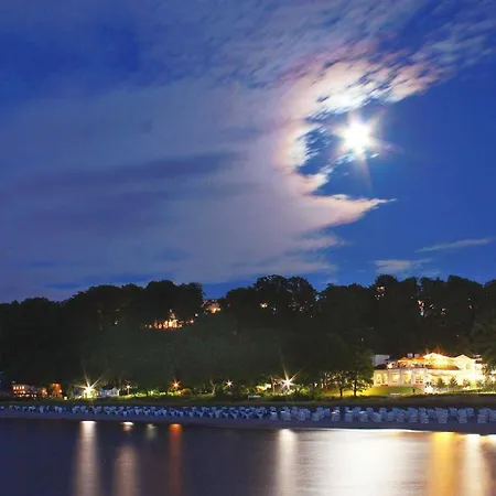 Karola 15 Mit Gratis Nutzung Vom Ahoi Erlebnisbad Und Sauna In Sellin *